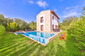Villa Almond 2